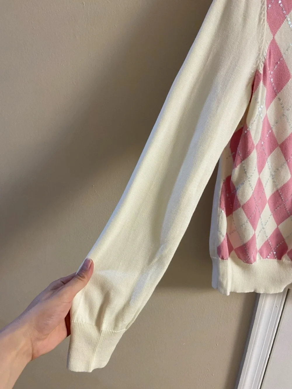 Talbots Pink & Cream Argyle Crewneck Button Cardigan sweater Medium - Picture 4 of 6